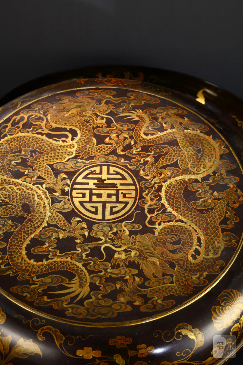 清乾隆大漆描金大捧盒 - 图6